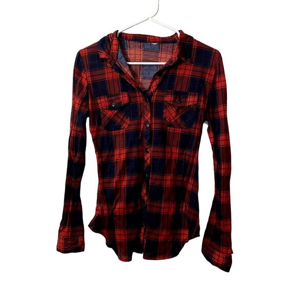 Red and blue checkered long sleeved button down top comfortable casual buttons - Picture 1 of 3